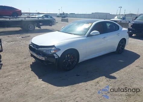 2017 Alfa Romeo Giulia Ti Awd z USA, uszkodzony, nr VIN ZARFAEEN7H7562172